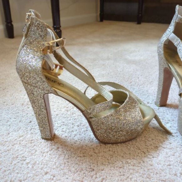 Gold glitter high heels size 8 - Picture 2 of 3